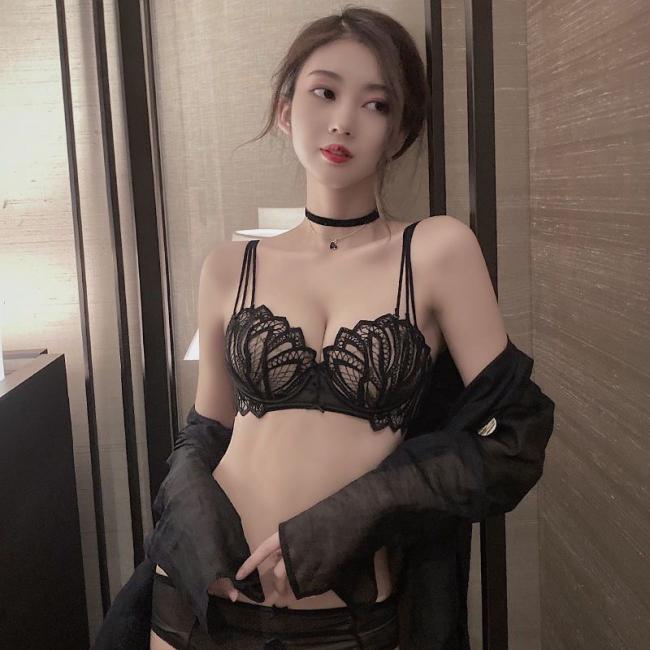 布鲁克林外围约炮一夜情 上门约炮 私家少妇，可包夜  性感 丰满完美的身材，风骚妩媚迷人的笑容魅力四射 乳头粉红坚挺&hellip;舌功销魂&hellip;