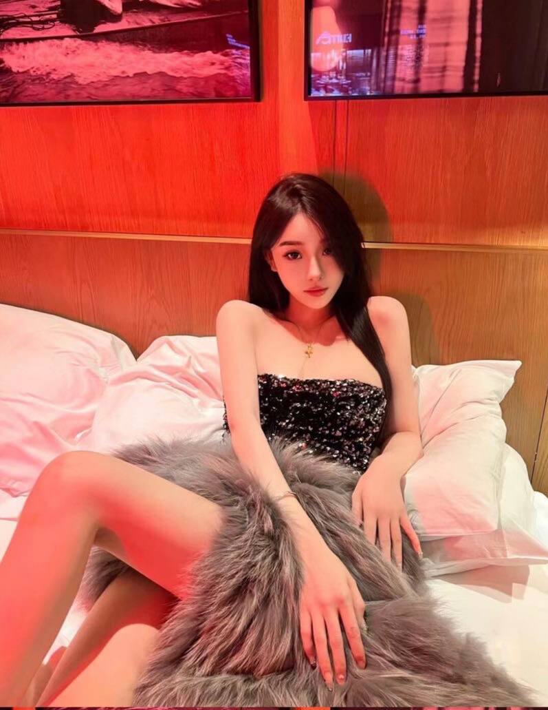 亚拉巴马州外围约炮楼凤按摩 推油 火罐 抓龙筋胸推全套一条龙服务丝袜调情、萝莉裙、护士服 各种制服诱惑