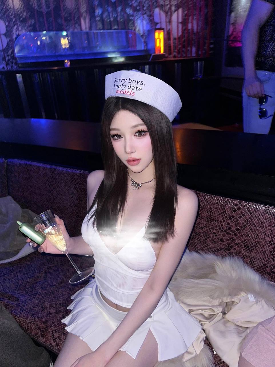 北卡罗来纳州外围上门服务，推油，按摩，一条龙，空姐外围空降就找美国华人外围网