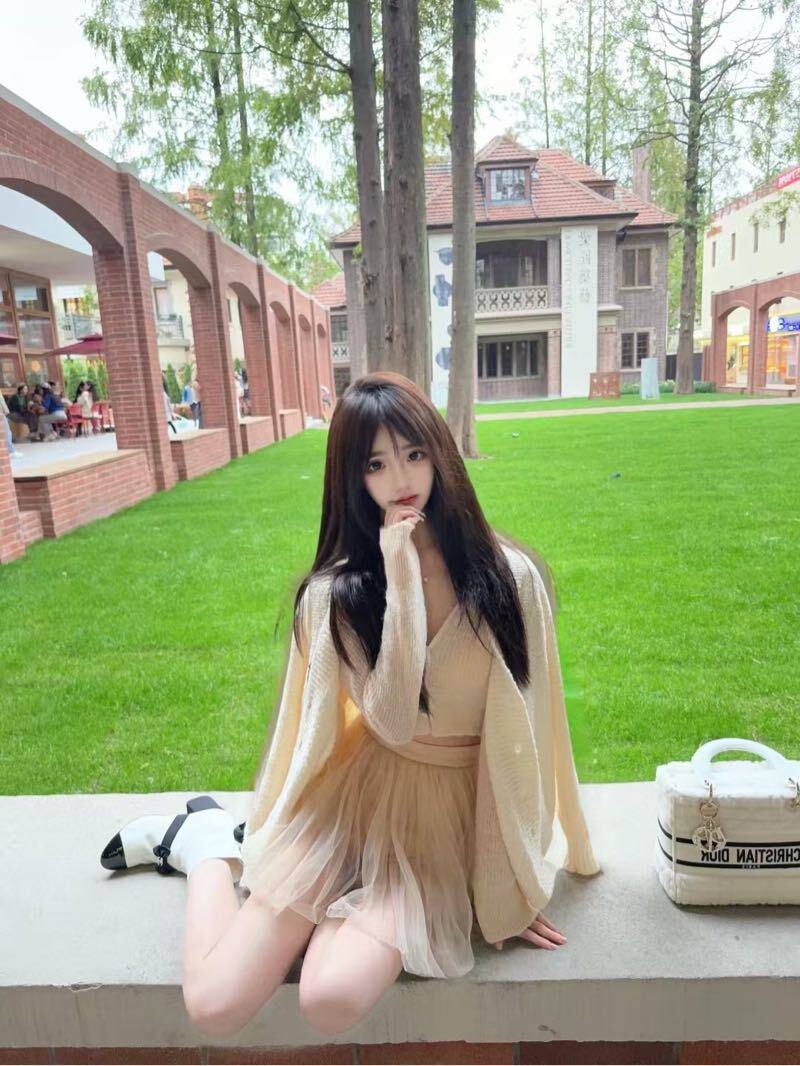 麦迪逊外围约炮楼凤按摩 推油 火罐 抓龙筋胸推全套一条龙服务丝袜调情、萝莉裙、护士服 各种制服诱惑